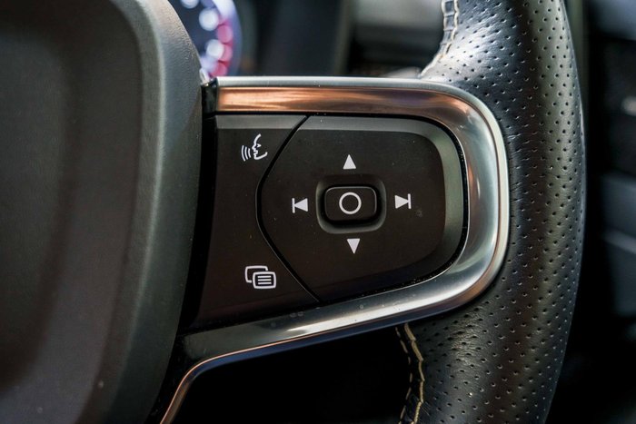 2021 Volvo XC40 T5 R-Design MY21 AWD Onyx Black