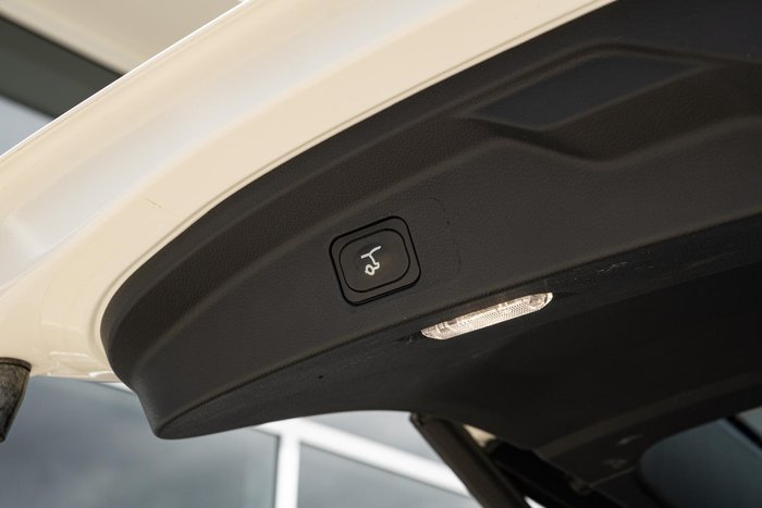 2025 Ford Everest Trend MY25.25 4X4 Dual Range Arctic White