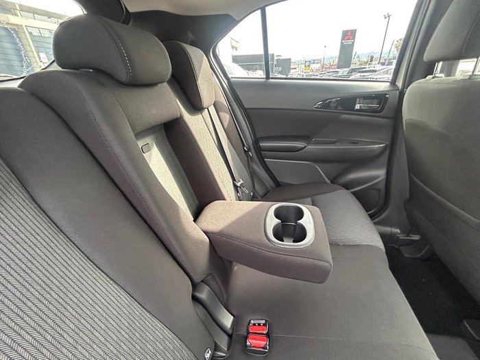 2024 Mitsubishi Eclipse Cross PHEV ES