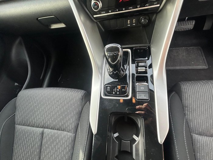 2024 Mitsubishi Eclipse Cross PHEV ES