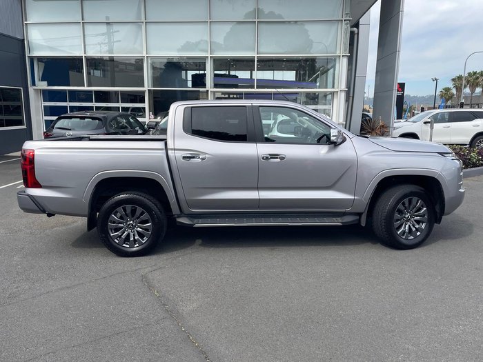 2024 Mitsubishi Triton GLS