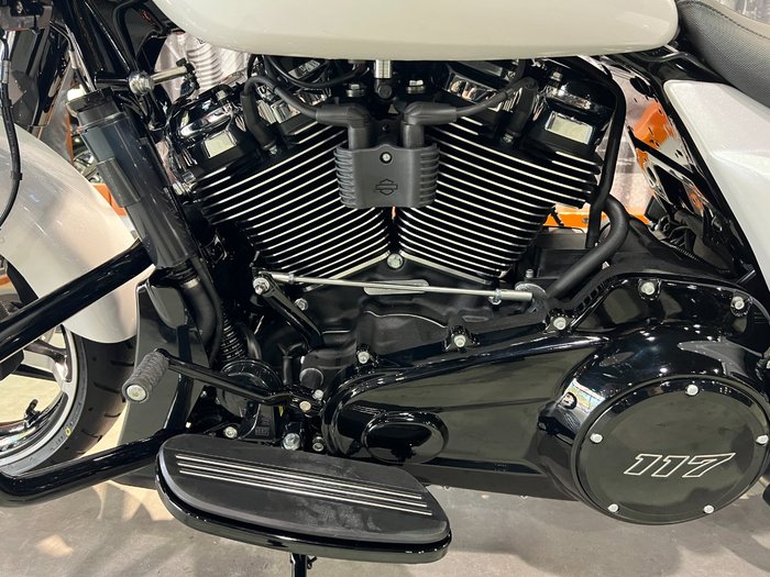 2025 Harley-davidson FLHX STREET GLIDE (117) White Onyx Pearl