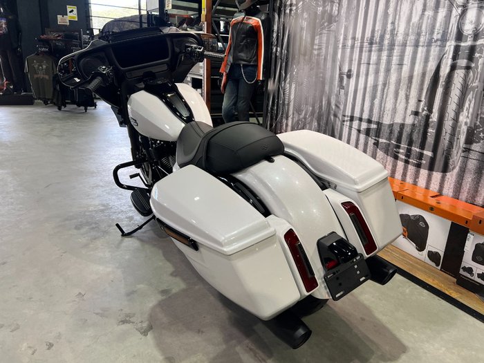 2025 Harley-davidson FLHX STREET GLIDE (117) White Onyx Pearl
