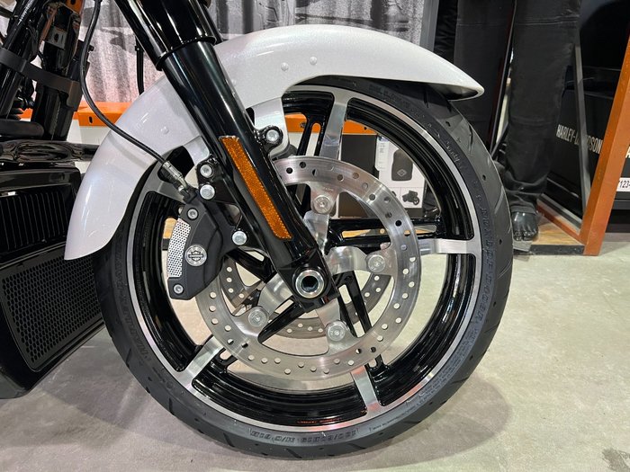 2025 Harley-davidson FLHX STREET GLIDE (117) White Onyx Pearl