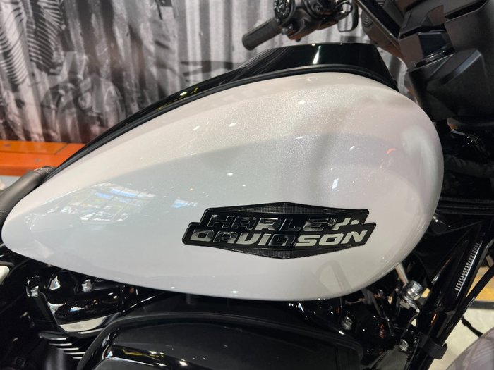2025 Harley-davidson FLHX STREET GLIDE (117) White Onyx Pearl