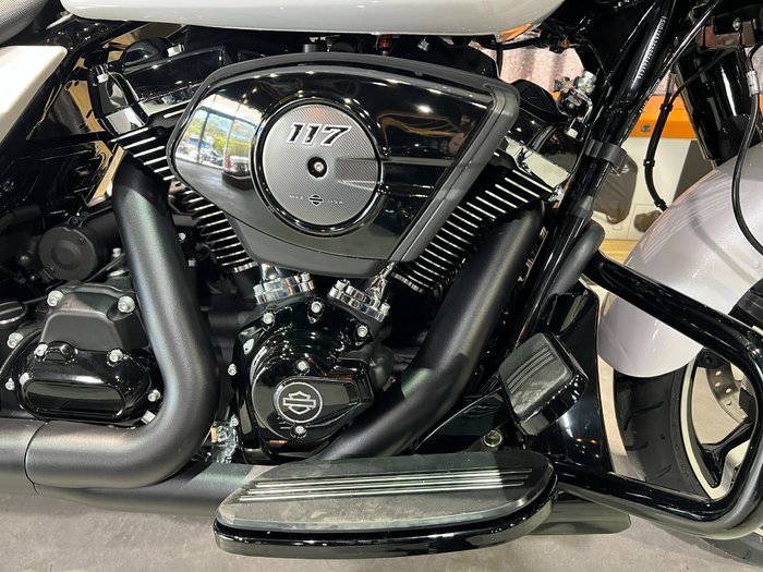 2025 Harley-davidson FLHX STREET GLIDE (117) White Onyx Pearl