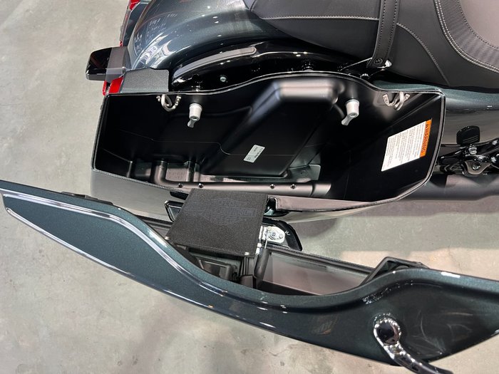 2025 Harley-davidson FLHX STREET GLIDE (117) Iron Horse Metallic