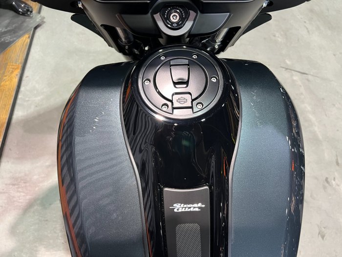 2025 Harley-davidson FLHX STREET GLIDE (117) Iron Horse Metallic