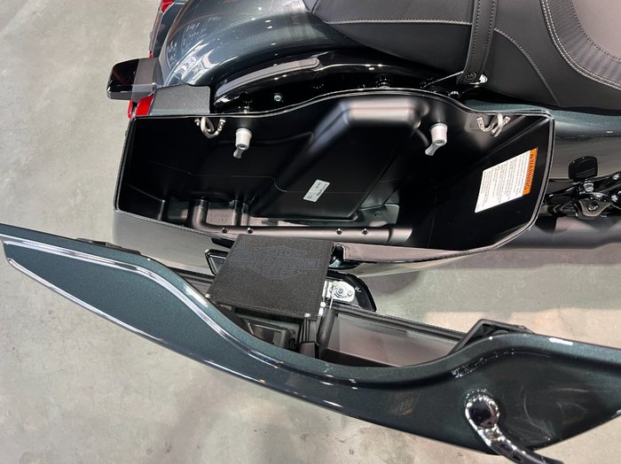 2025 Harley-davidson FLTRX ROAD GLIDE (117) Iron Horse Metallic