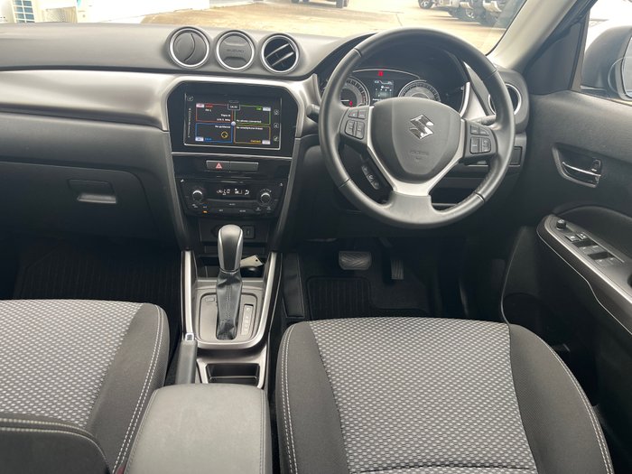 2023 Suzuki Vitara (No Badge)
