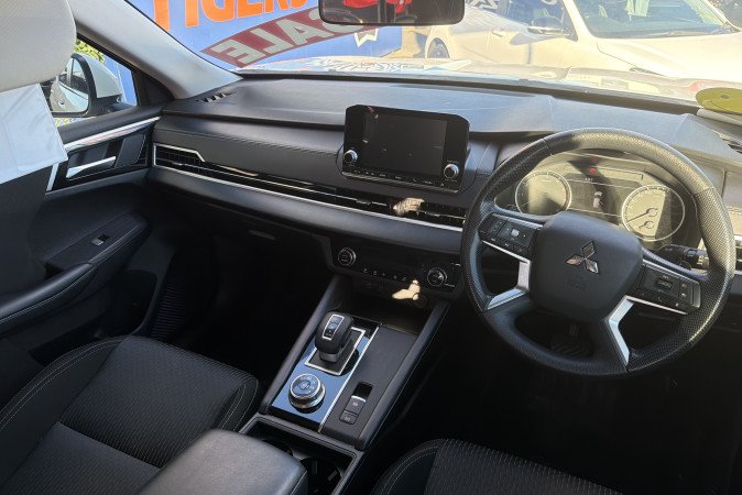 2024 MITSUBISHI OUTLANDER