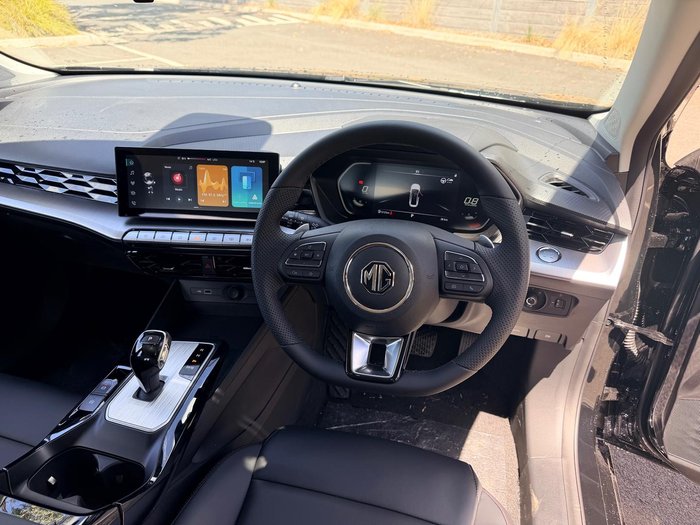 2025 MG MG5 Essence MY25 Black Pearl