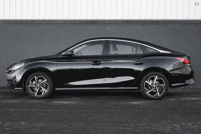 2025 MG MG5 Essence MY25 Black Pearl