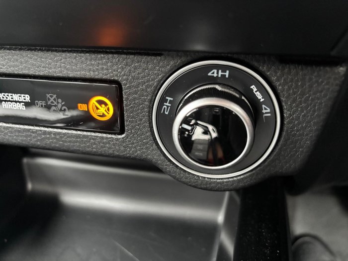 2025 Isuzu D-MAX X-TERRAIN MY25.5 4X4 Dual Range Obsidian Grey