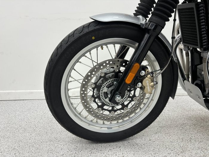 2021 Royal Enfield INTERCEPTOR 650 CLASSIC Orange