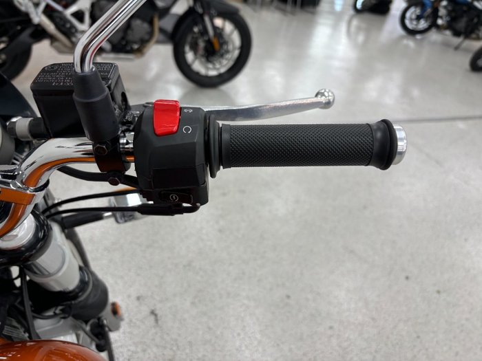 2021 Royal Enfield INTERCEPTOR 650 CLASSIC Orange