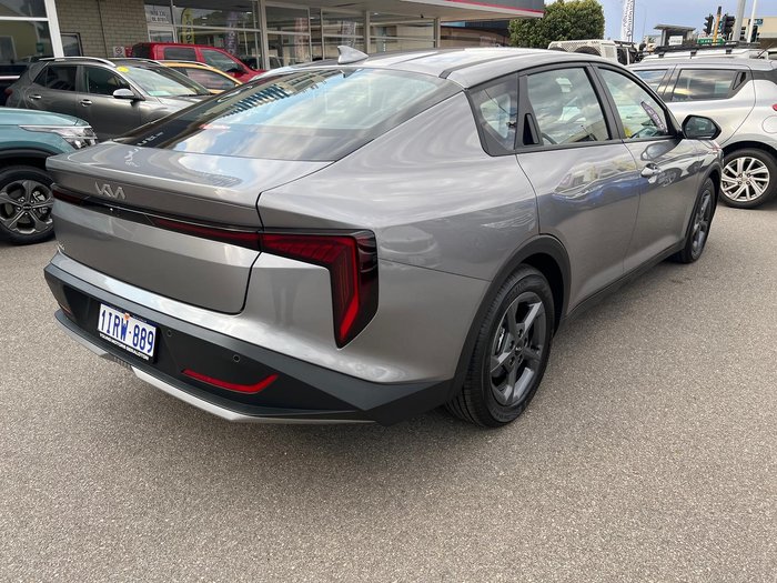 2025 Kia K4 S