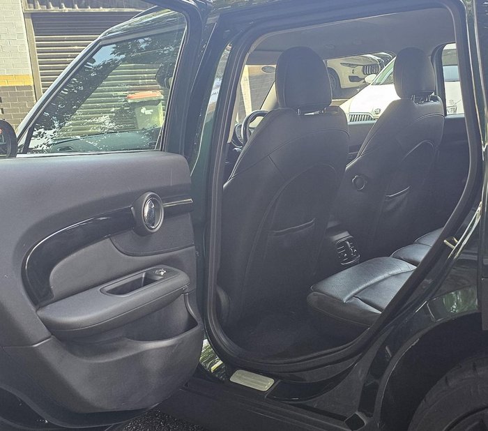 2018 MINI Clubman Cooper F54 British Racing Green II