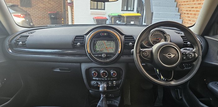 2018 MINI Clubman Cooper F54 British Racing Green II