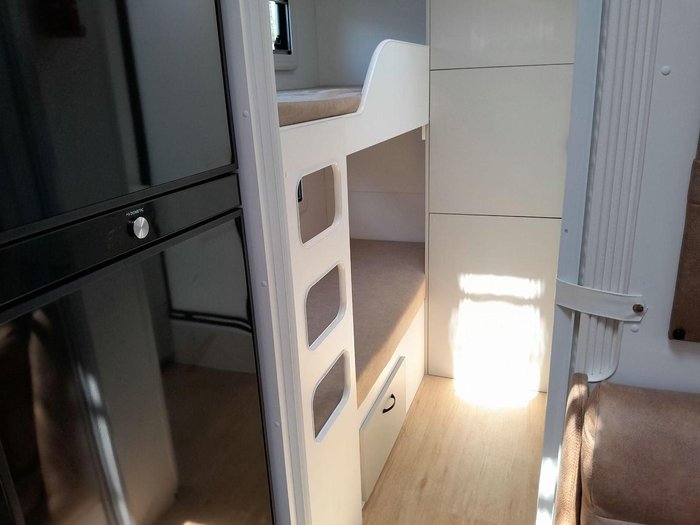 2025 Franklin Razor 220 2 Bunks 220