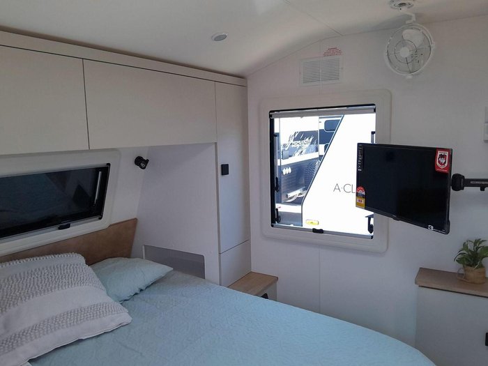 2025 Franklin Razor 220 2 Bunks 220