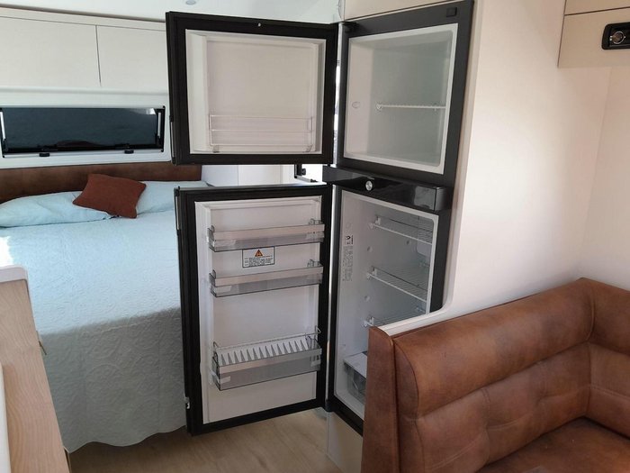 2025 Franklin Razor 196 Rev Cafe 196