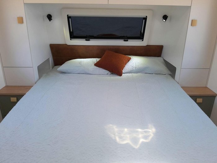 2025 Franklin Razor 196 Rev Cafe 196