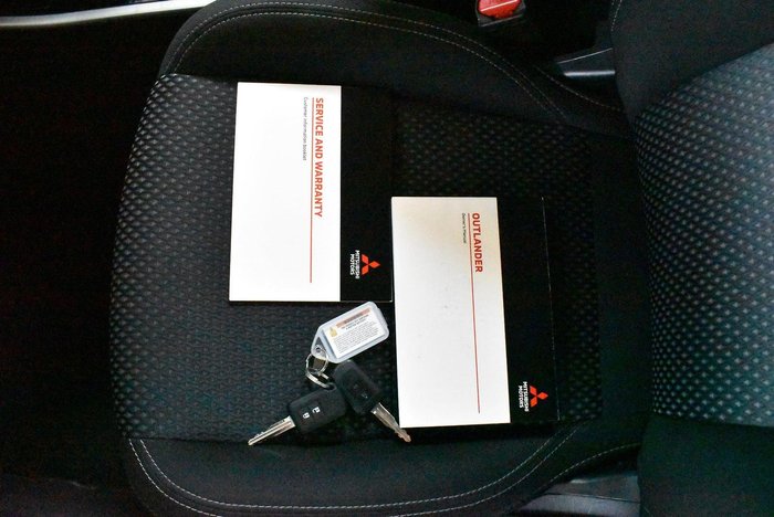 2019 Mitsubishi Outlander ES