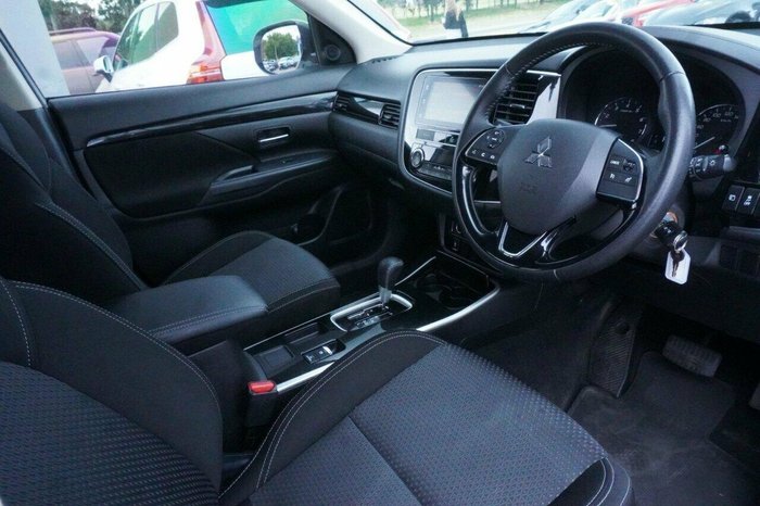 2018 Mitsubishi Outlander ES