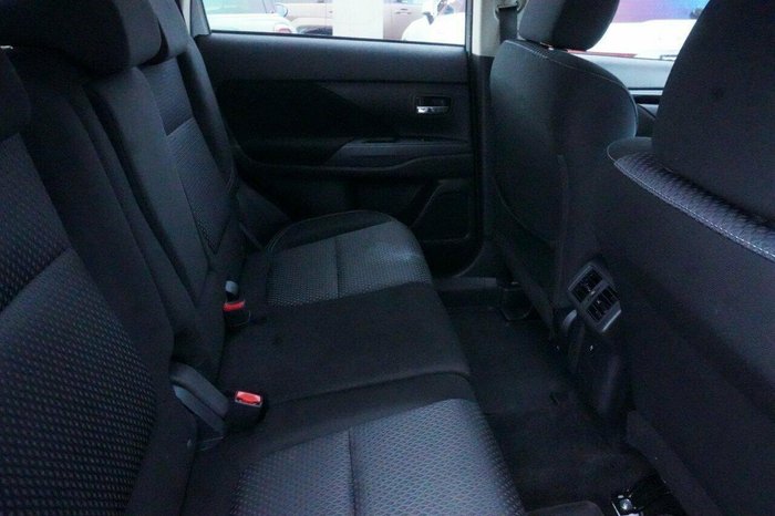 2018 Mitsubishi Outlander ES