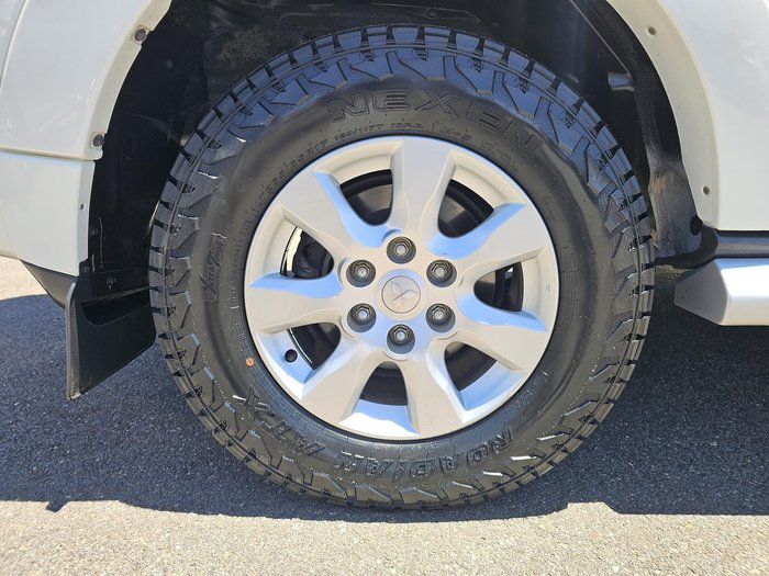 2019 Mitsubishi Pajero GLX