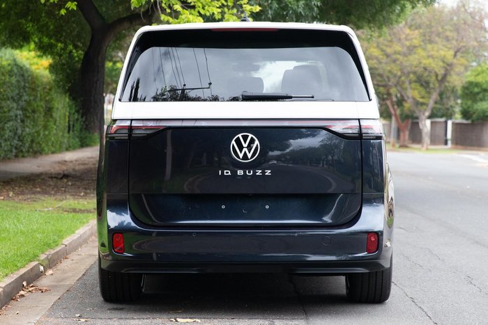 2025 Volkswagen ID. Buzz Pro BEV560