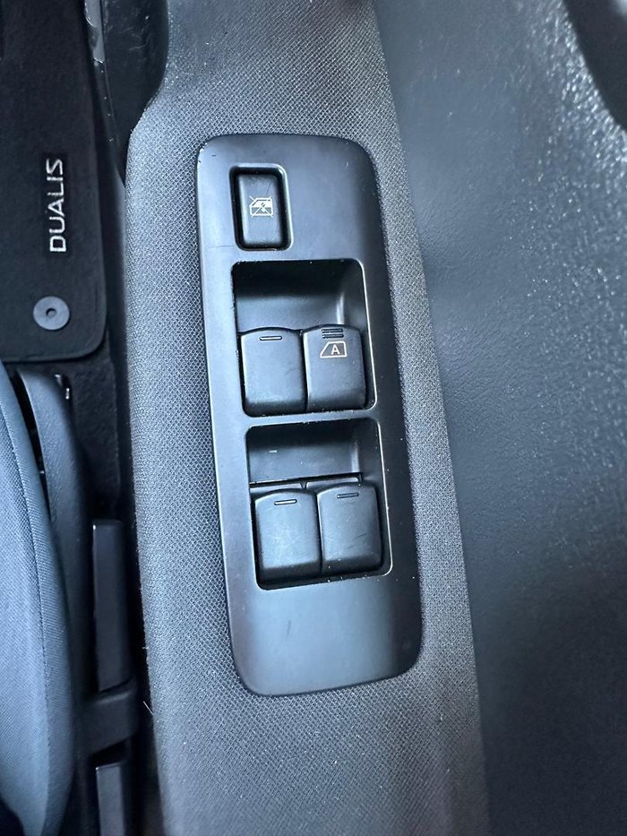 2010 Nissan Dualis ST