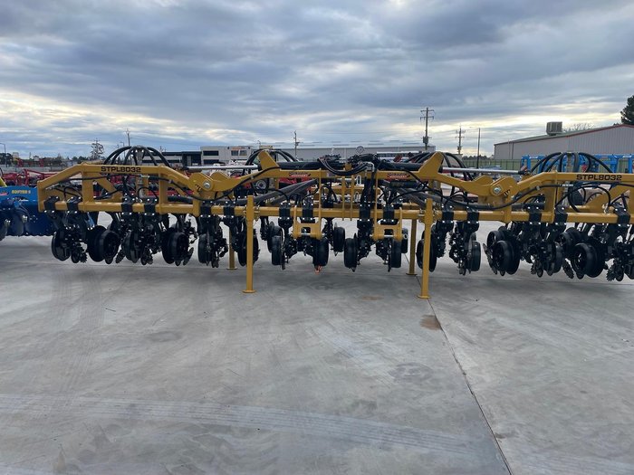 0 SERAFIN ULTISOW STPL 8M FOLDING LINKAGE BAR SINGLE DISC SEEDER NEW YELLOW