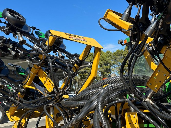 0 SERAFIN ULTISOW STPL 8M FOLDING LINKAGE BAR SINGLE DISC SEEDER NEW YELLOW