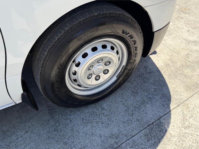 2017 HYUNDAI iLOAD 3S LIFTBACK