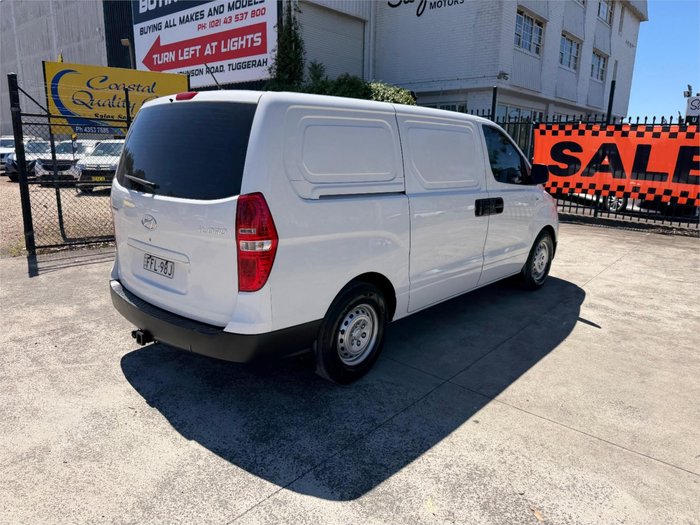 2017 HYUNDAI iLOAD 3S LIFTBACK