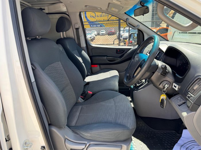 2017 HYUNDAI iLOAD 3S LIFTBACK