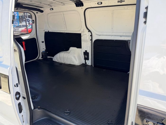 2017 HYUNDAI iLOAD 3S LIFTBACK