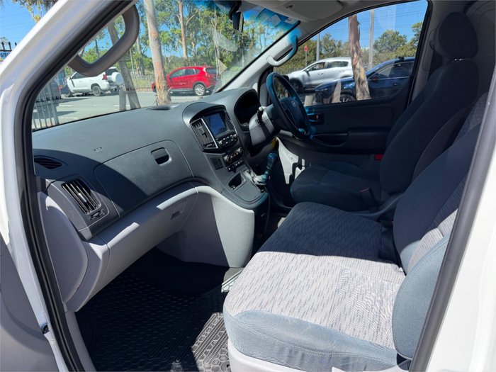 2017 HYUNDAI iLOAD 3S LIFTBACK