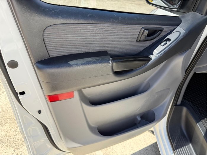 2017 HYUNDAI iLOAD 3S LIFTBACK