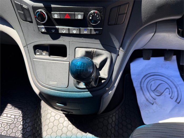 2017 HYUNDAI iLOAD 3S LIFTBACK