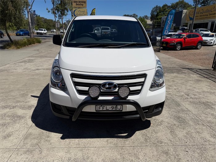 2017 HYUNDAI iLOAD 3S LIFTBACK