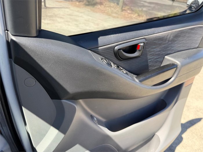 2017 HYUNDAI iLOAD 3S LIFTBACK