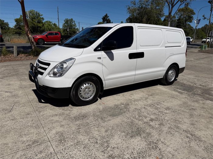 2017 HYUNDAI iLOAD 3S LIFTBACK