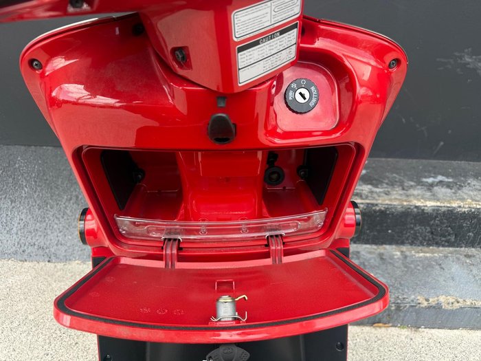 2024 Kymco Like 125 Like Red