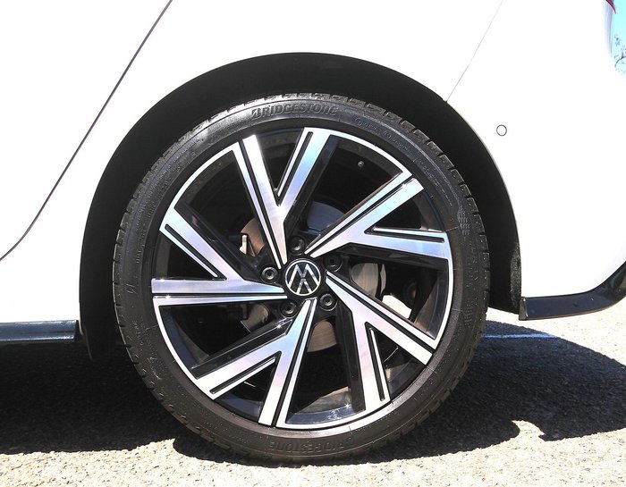 2023 Volkswagen Golf 110TSI R-Line 8 MY24 Pure White