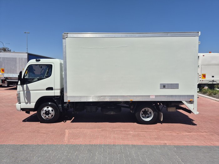 2010 Fuso Canter Auto Car License Van and Lift