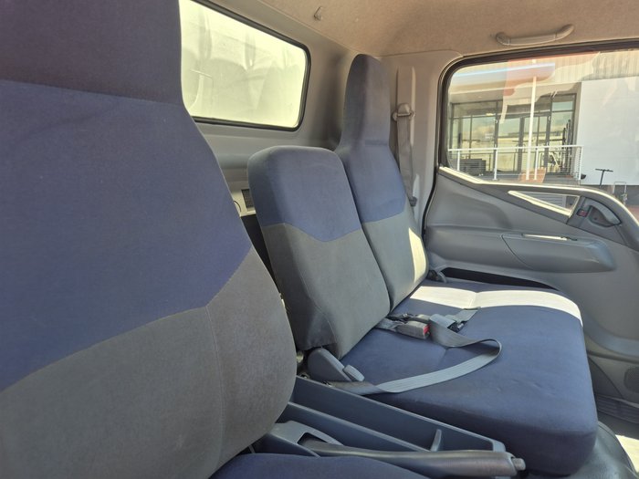 2010 Fuso Canter Auto Car License Van and Lift
