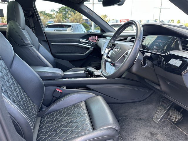 2020 Audi e-tron 55 First Edition